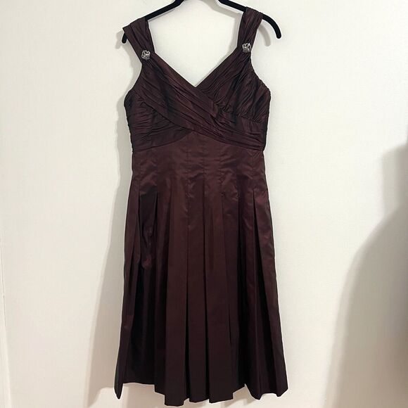 Jones New York Pleated Dress Size 6 Red Burgundy Fit & Flare Whimsygoth Romantic - Picture 1 of 7